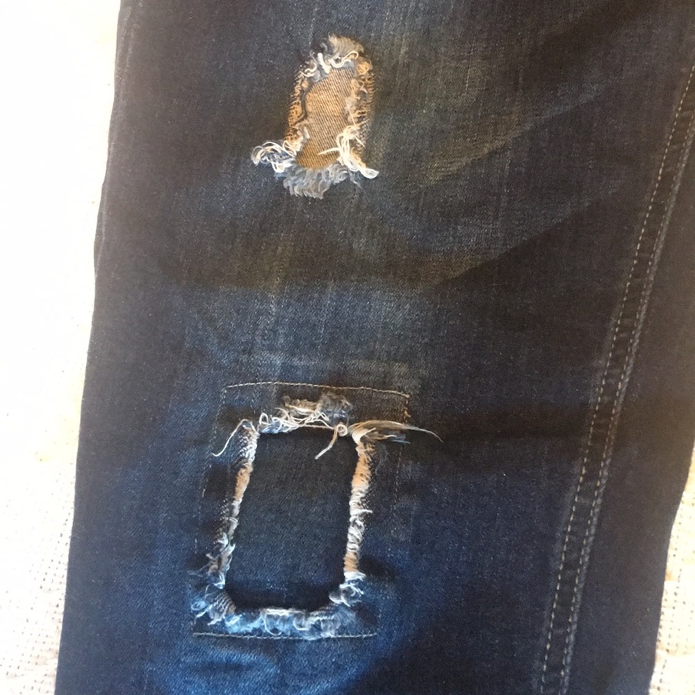 Distressed Jeans Size 9 - Picture 7 of 8